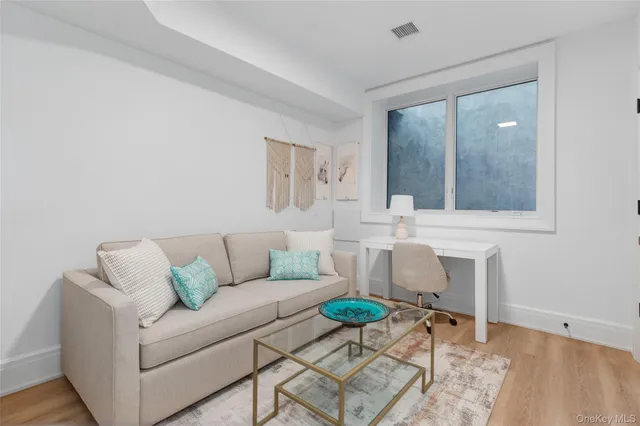 $4,485,000 | 16 Myrtledale Road, Scarsdale, NY 10583