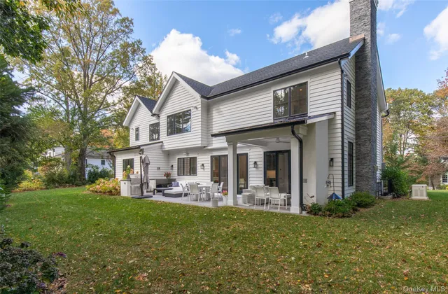 $4,485,000 | 16 Myrtledale Road, Scarsdale, NY 10583