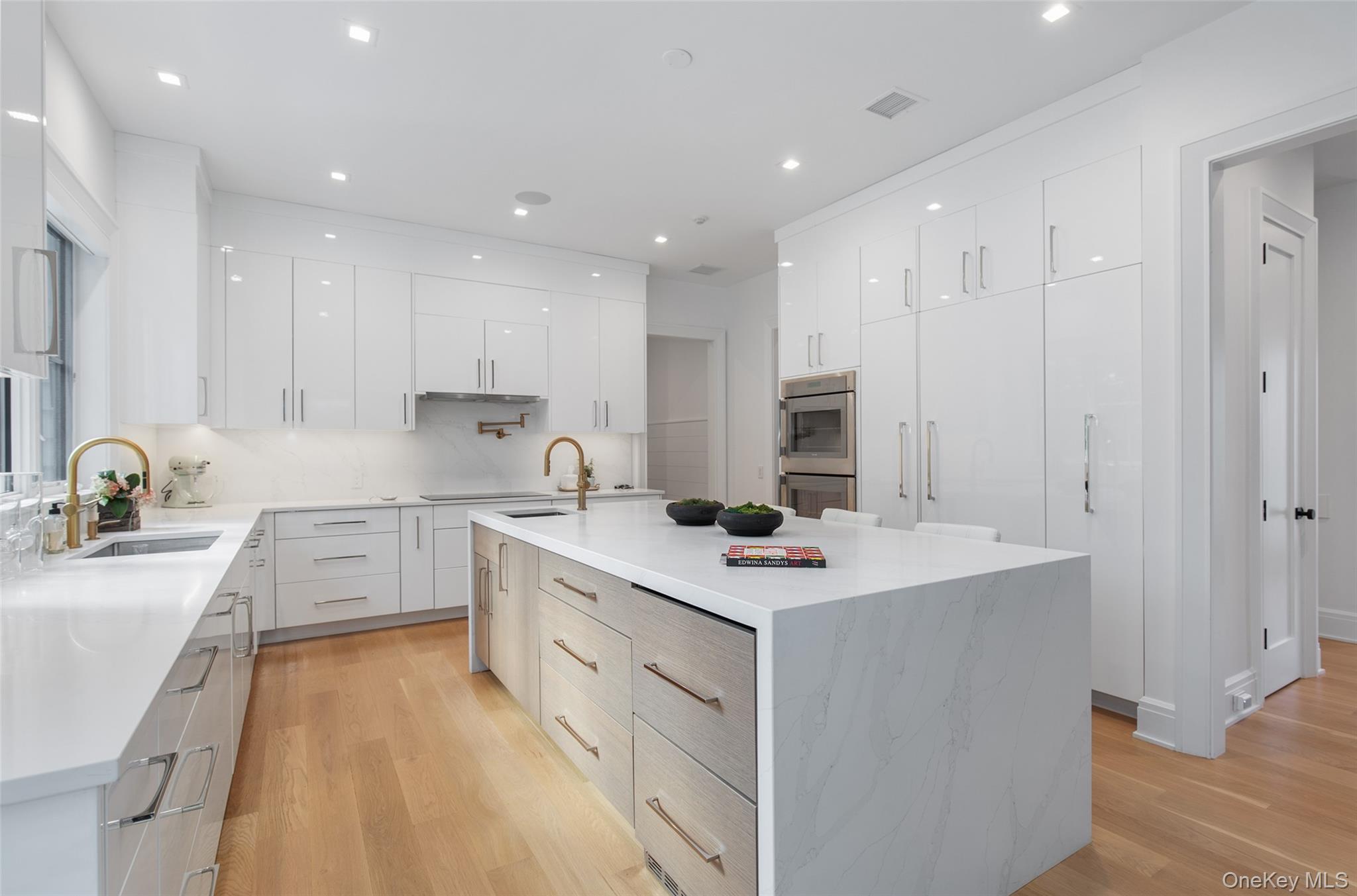 16 Myrtledale Road Scarsdale, NY 10583 - Photo 7 of 48 All white Gourmet Eat in Kitchen with large center Island