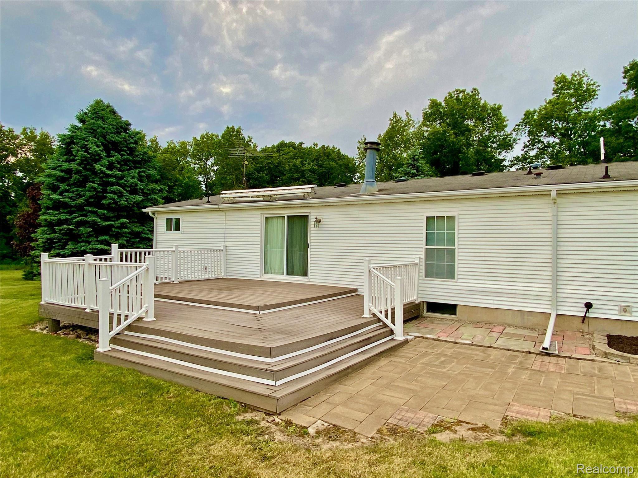 2914 East Hunters Creek Road Metamora, MI 48455 - Photo 7 of 33 Deck and Patio View