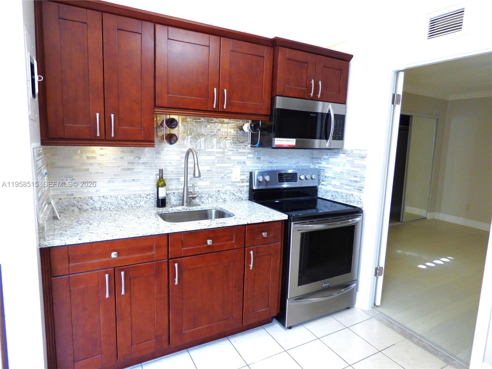 333 Southeast Martin Avenue, Unit 31 Stuart, FL 34996 - Photo 3 of 13