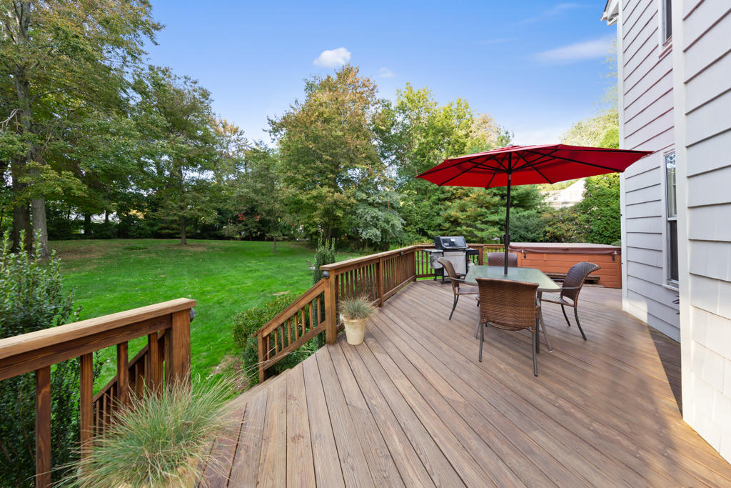 78 Stanton Road Darien, CT 06820 - Photo 25 of 33 a view of a table and chairs on roof deck