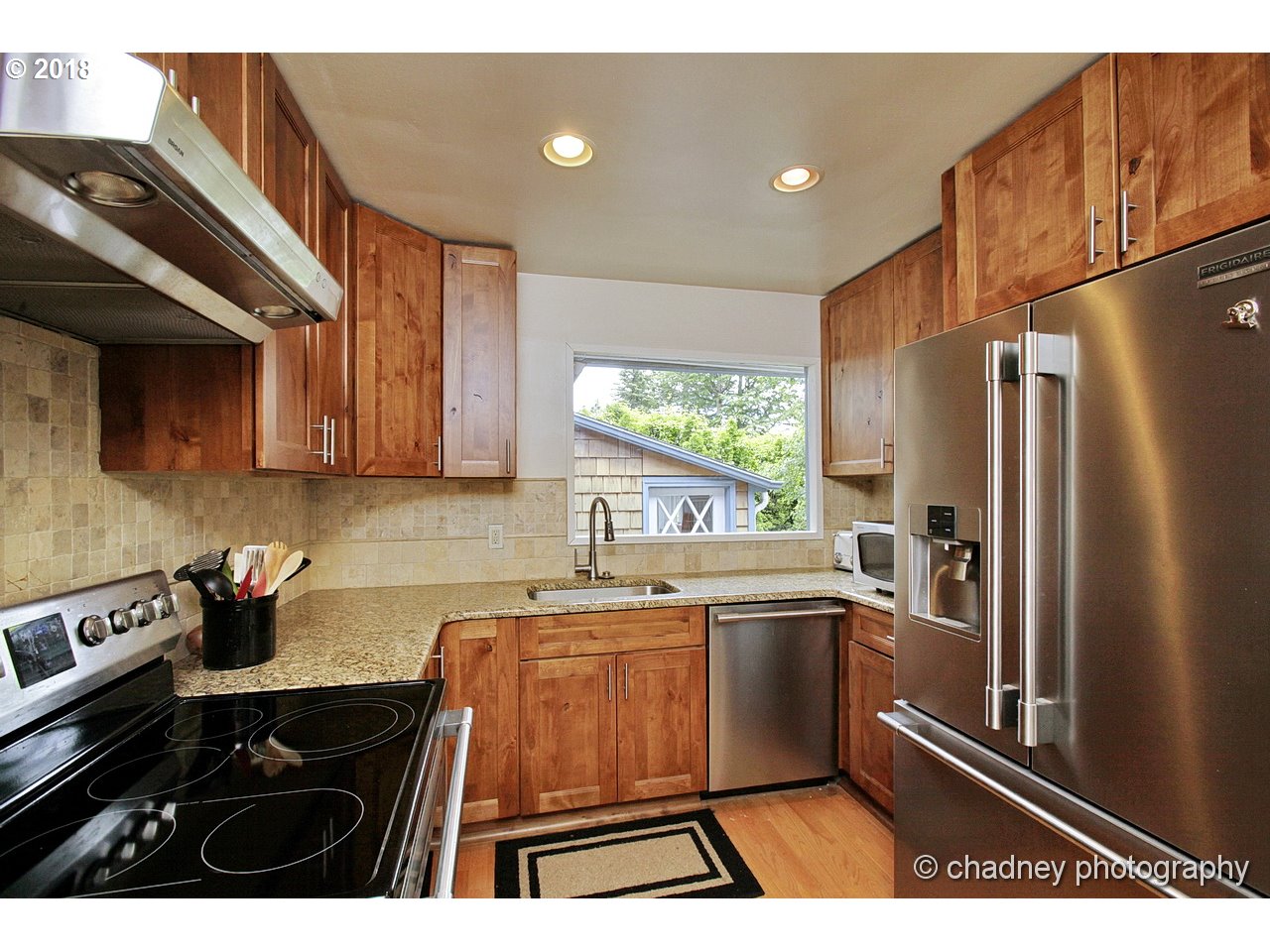 6416 Southwest Hamilton Street Portland, OR 97221 - Photo 2 of 16 Gallery Image 2
