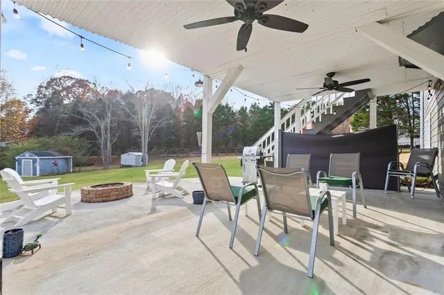 a sign that is sitting on a wall