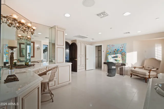 $7,950,000 | 6611 North 64th Place, Paradise Valley, AZ 85253