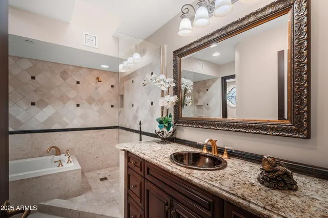 $7,950,000 | 6611 North 64th Place, Paradise Valley, AZ 85253