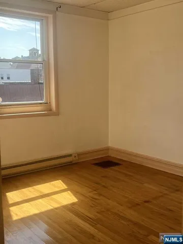 $3,200 | 212 Main Street, Ridgefield Park, NJ 07660