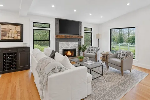 $2,225,000 | 12 Beatty Lane, Easton, MA 02375