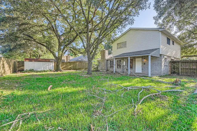 $2,250 | 401 Summer Pl Court, League City, TX 77573