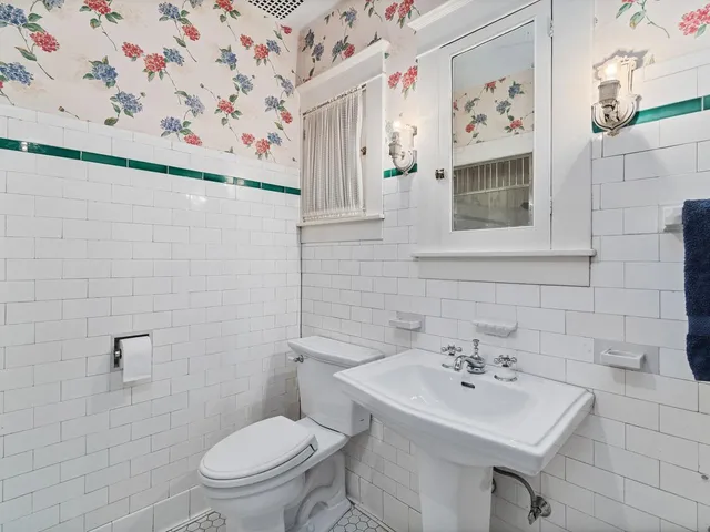 $725,000 | 468 North Street, Burlington, VT 05401