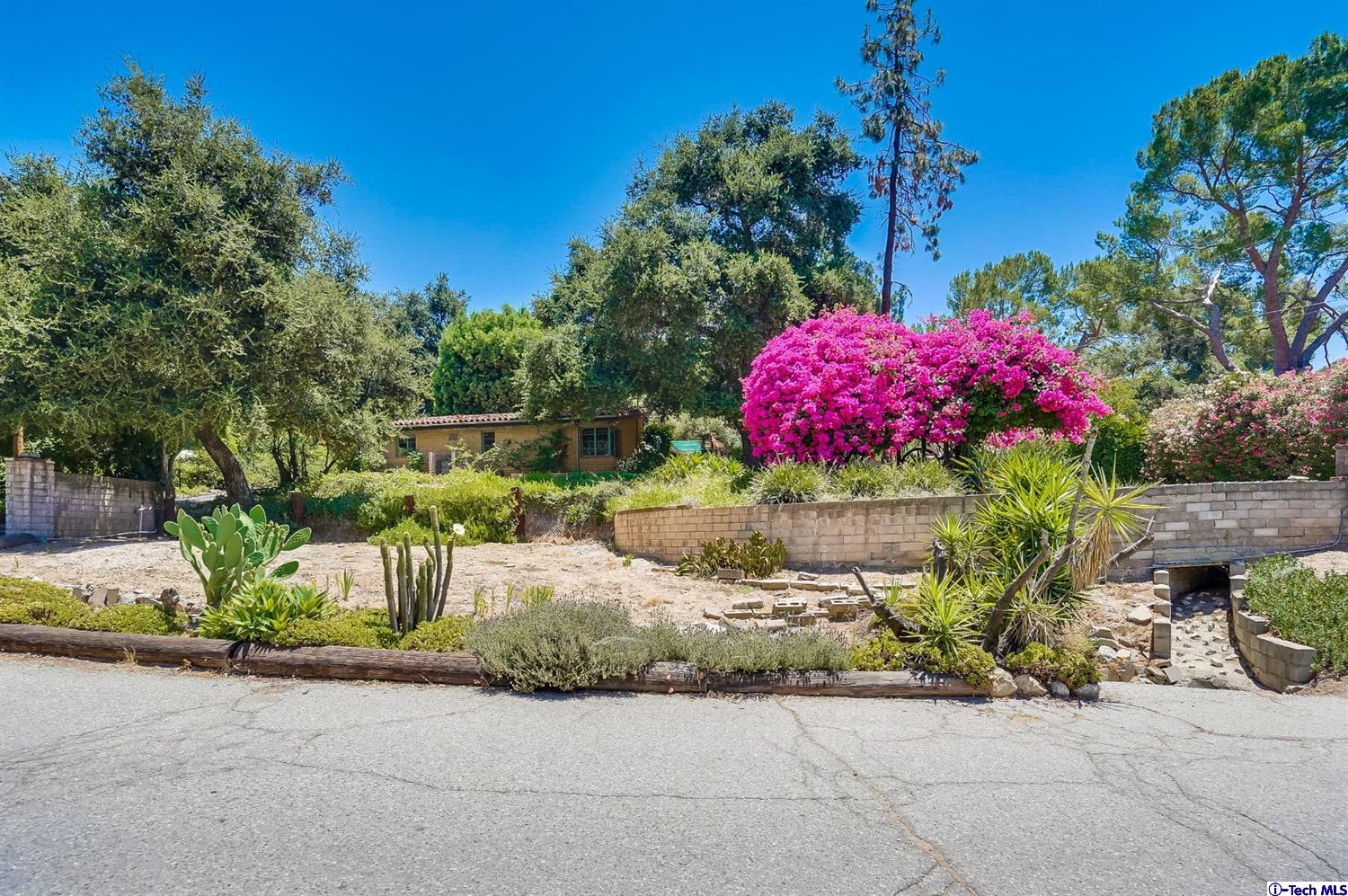 3552 Hollyslope Road Altadena, CA 91001 - Photo 2 of 33 Gallery Image 2