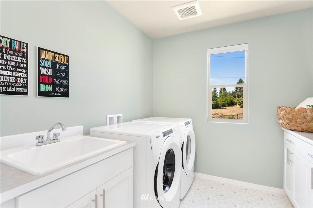 257 Southwest 96th Place Seattle, WA 98106 - Photo 23 of 30 Gallery Image 23