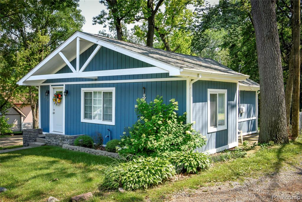 559 Heights Road Lake Orion, MI 48362 - Photo 2 of 85 Gallery Image 2