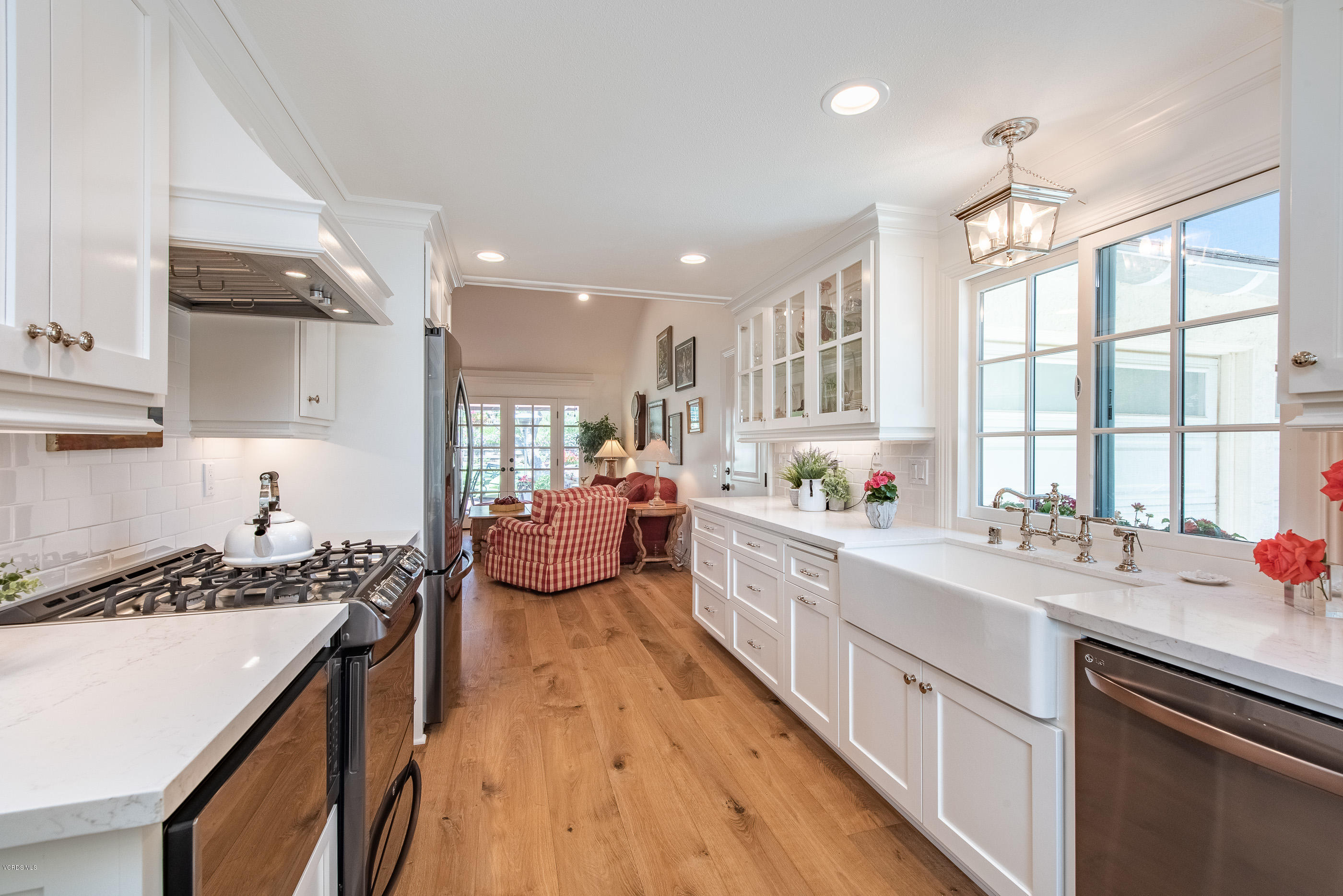 270 Longbranch Road Simi Valley, CA 93065 - Photo 16 of 51 270 Longbranch Rd Simi Valley-22