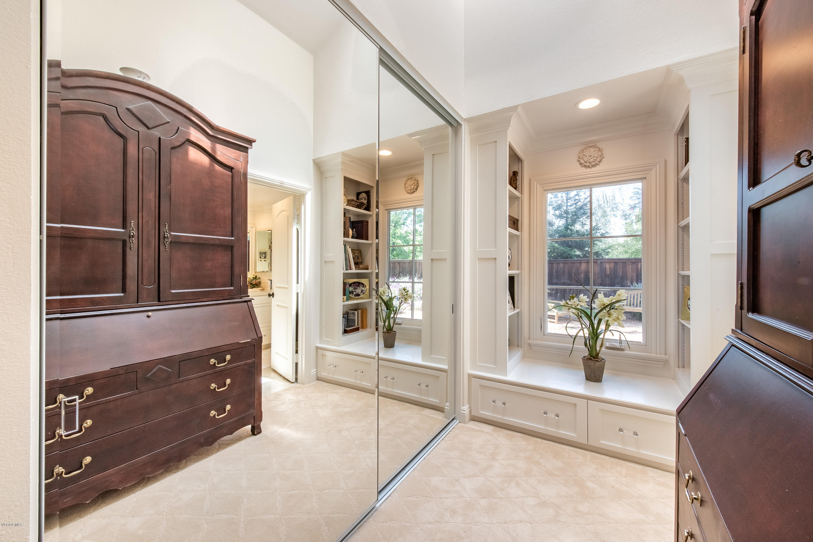 270 Longbranch Road Simi Valley, CA 93065 - Photo 25 of 51 270 Longbranch Rd Simi Valley-31