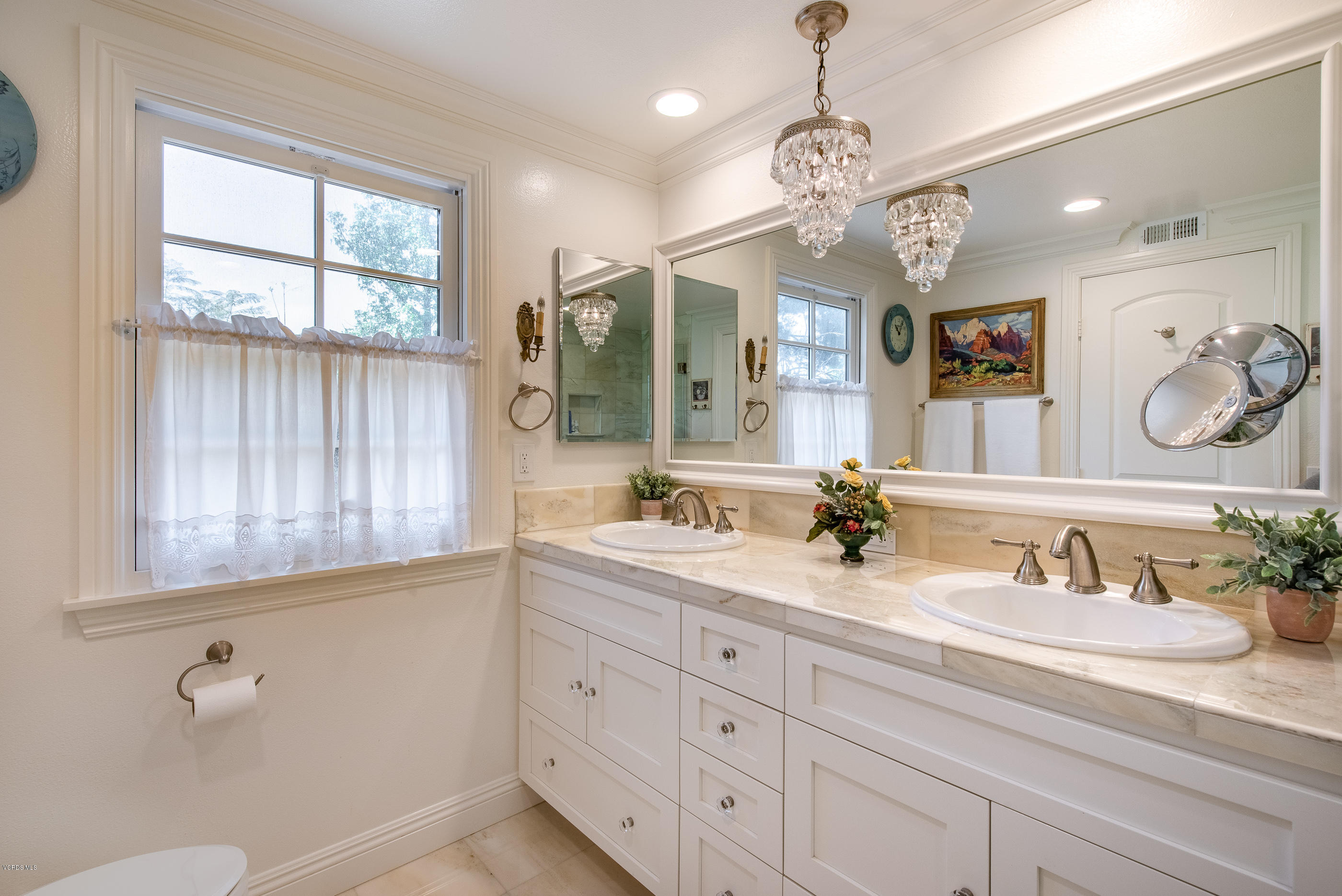270 Longbranch Road Simi Valley, CA 93065 - Photo 26 of 51 270 Longbranch Rd Simi Valley-32