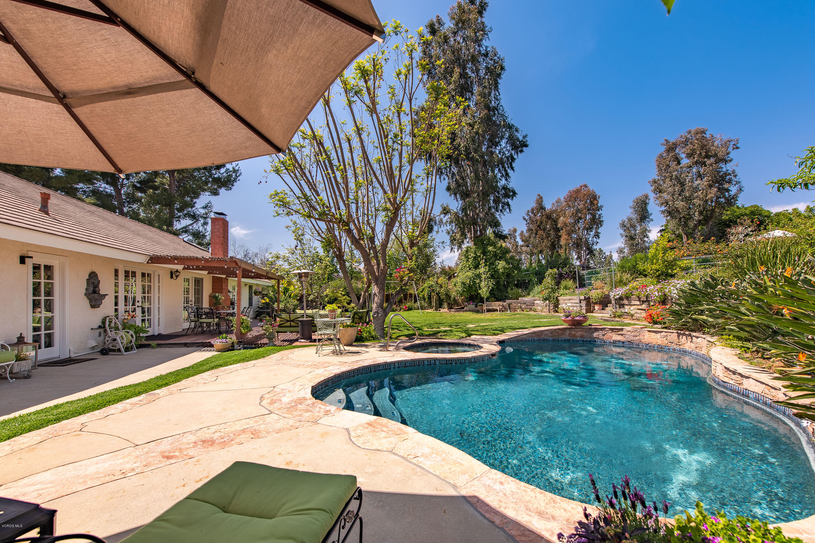 270 Longbranch Road Simi Valley, CA 93065 - Photo 30 of 51 270 Longbranch Rd Simi Valley-36