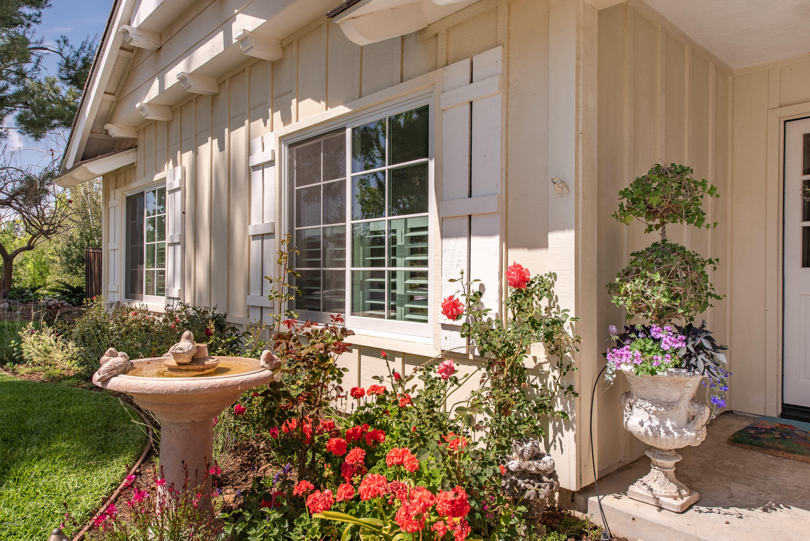 270 Longbranch Road Simi Valley, CA 93065 - Photo 4 of 51 270 Longbranch Rd Simi Valley-7