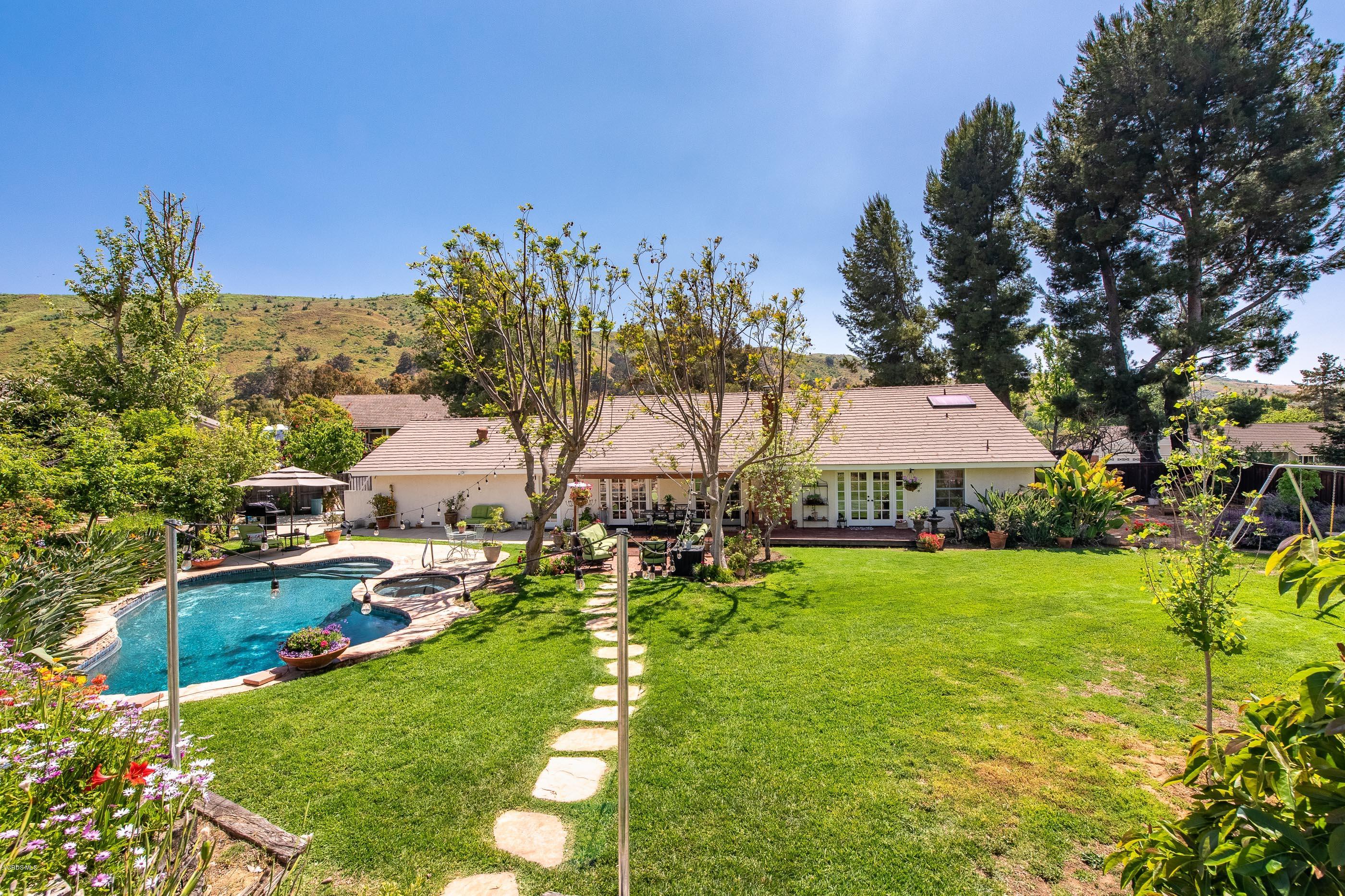 270 Longbranch Road Simi Valley, CA 93065 - Photo 32 of 51 270 Longbranch Rd Simi Valley-43