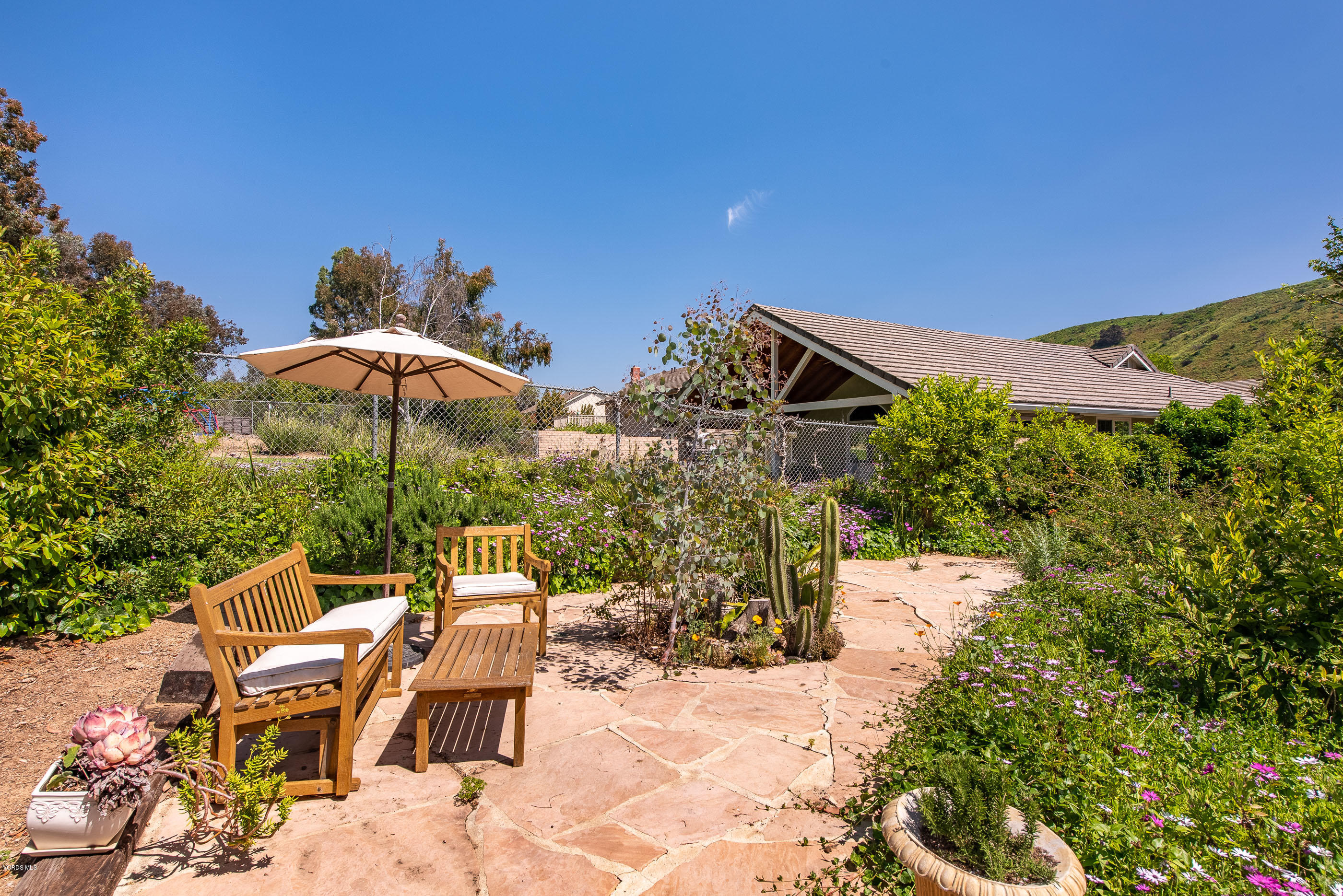 270 Longbranch Road Simi Valley, CA 93065 - Photo 38 of 51 270 Longbranch Rd Simi Valley-44