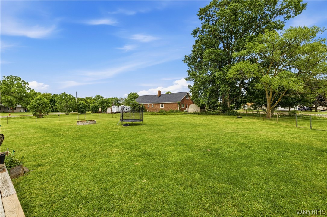 995 Saunders Sett Road Lewiston, NY 14092 - Photo 5 of 24