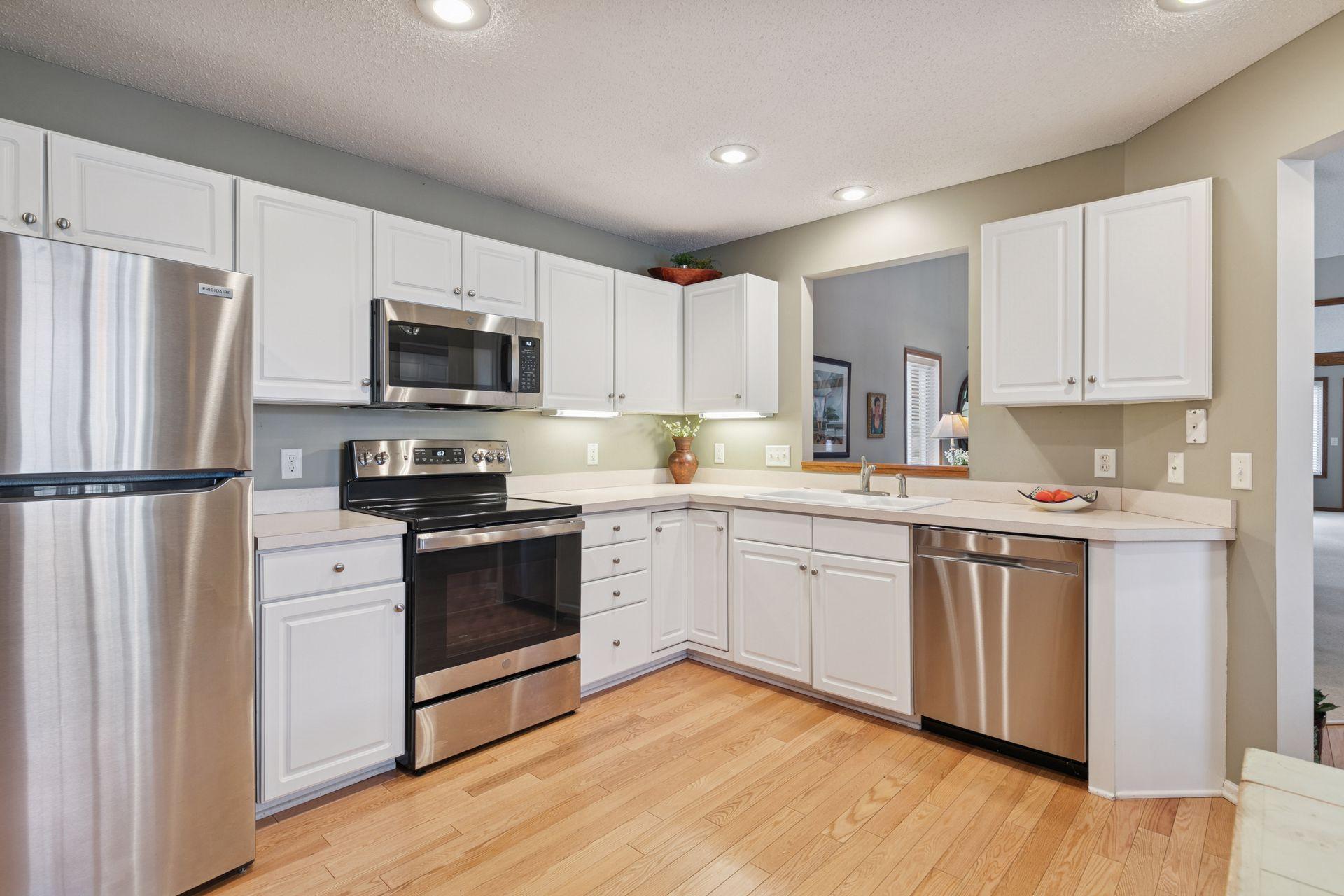 13136 Falcons Way Savage, MN 55378 - Photo 17 of 35