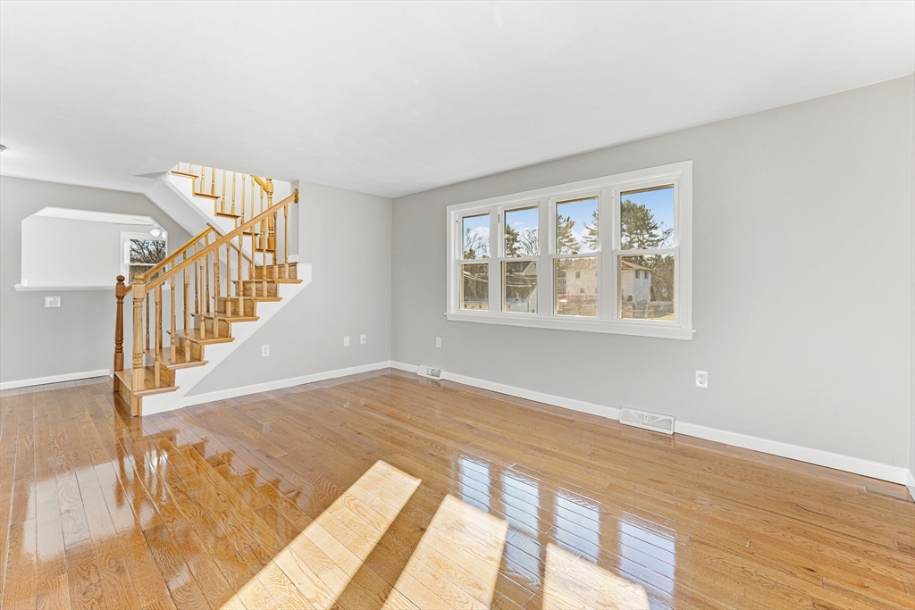 16 Pines Road Billerica, MA 01821 - Photo 12 of 41 Gallery Image 12