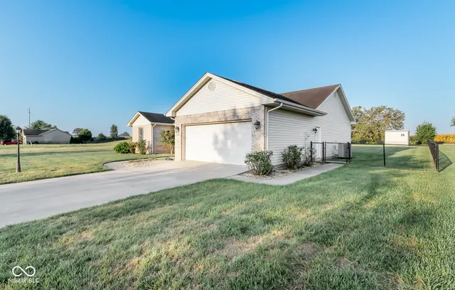 $269,000 | 3440 Elizabeth's Way, Seymour, IN 47274