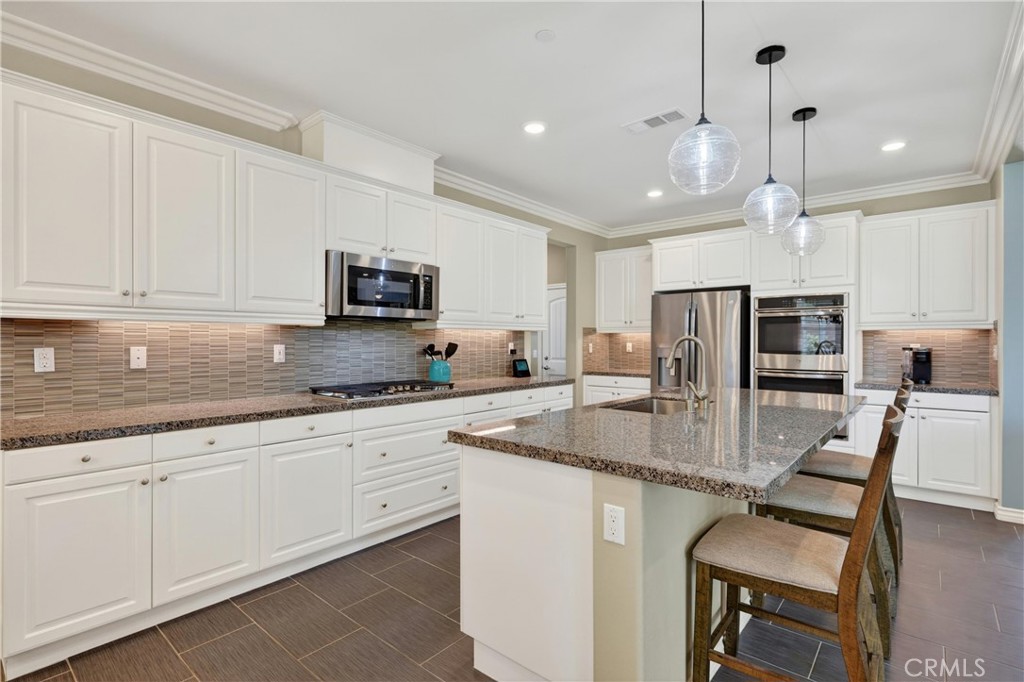 16560 Sol Avenue Riverside, CA 92503 - Photo 12 of 35