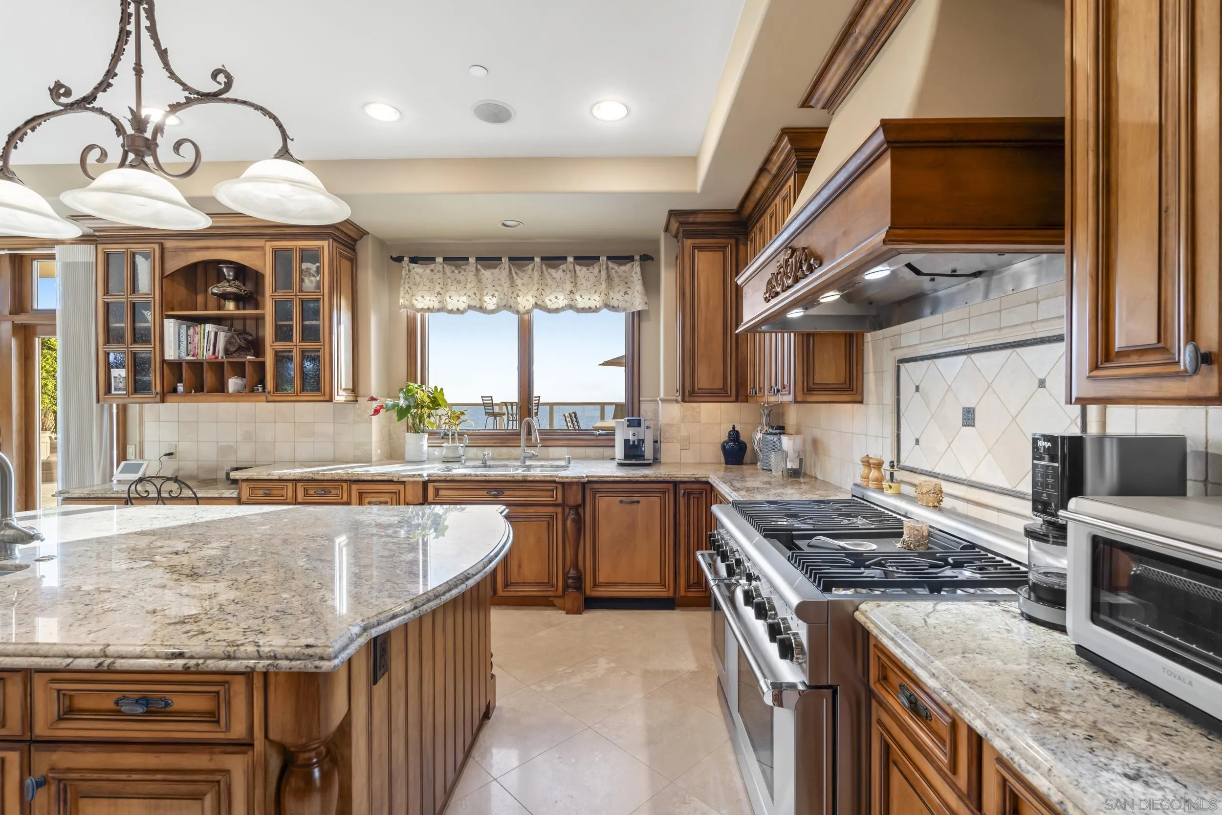 518 Neptune Avenue Encinitas, CA 92024 - Photo 13 of 58
