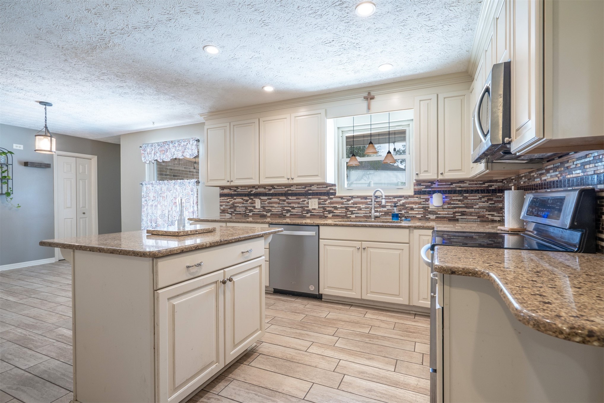 377 Foxridge Road Orange Park, FL 32065 - Photo 16 of 55 Gallery Image 16