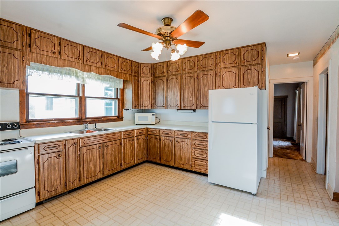 786 State Highway Sullivan, IL 61951 - Photo 5 of 26