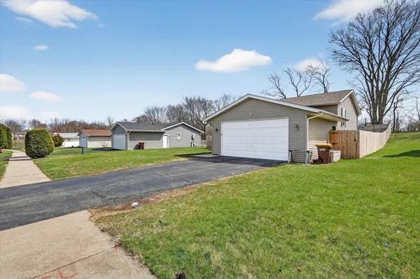 $309,500 | 2683 Bluffside Drive, Rockford, IL 61109