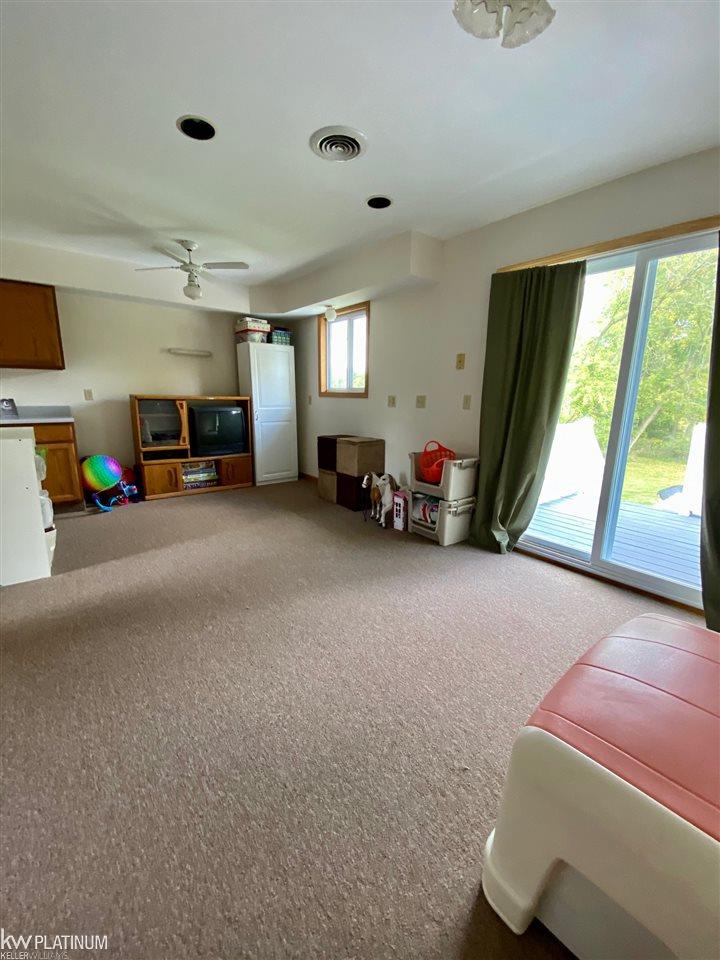 1422 Stein Road St. Clair, MI 48079 - Photo 21 of 33 50025045-20.JPG