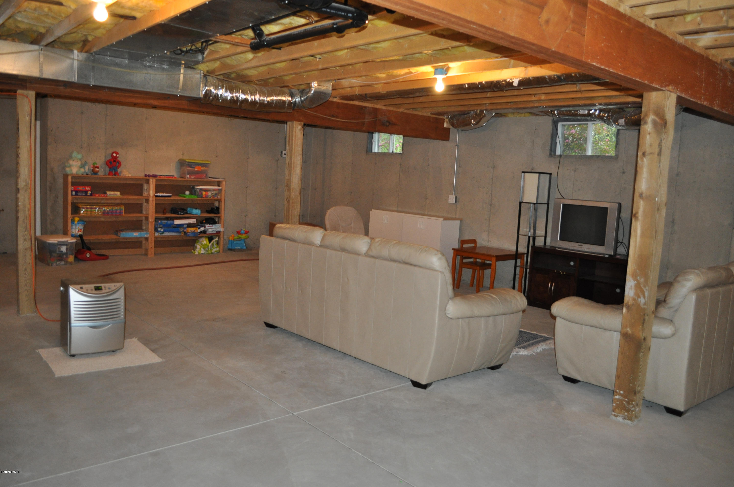 50 Stockbridge Road Lee, MA 01238 - Photo 26 of 27