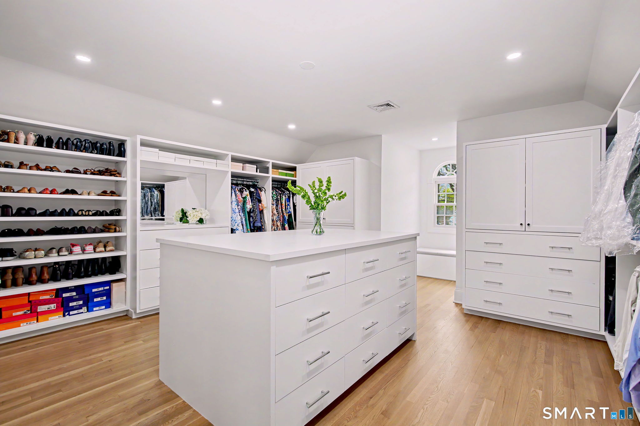 12 Ledge Road Norwalk, CT 06853 - Photo 22 of 40