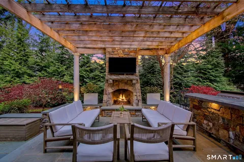 $2,650,000 | 12 Ledge Road, Norwalk, CT 06853