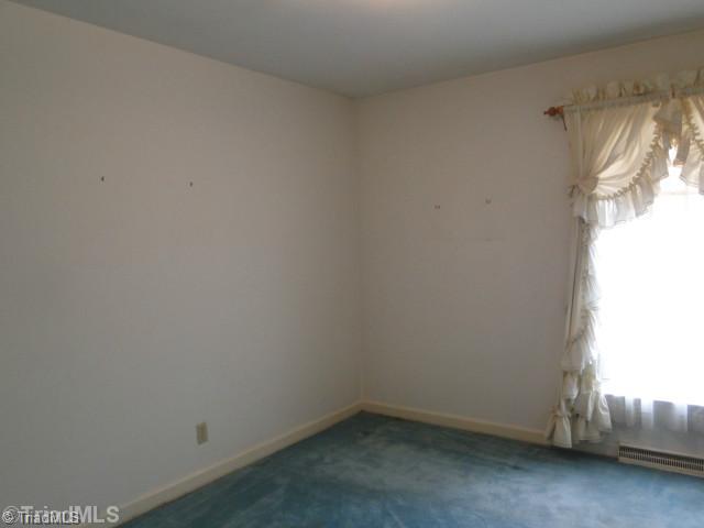 1406 Coventry Road High Point, NC 27262 - Photo 7 of 13 2nd Bedroom. Large bedroom