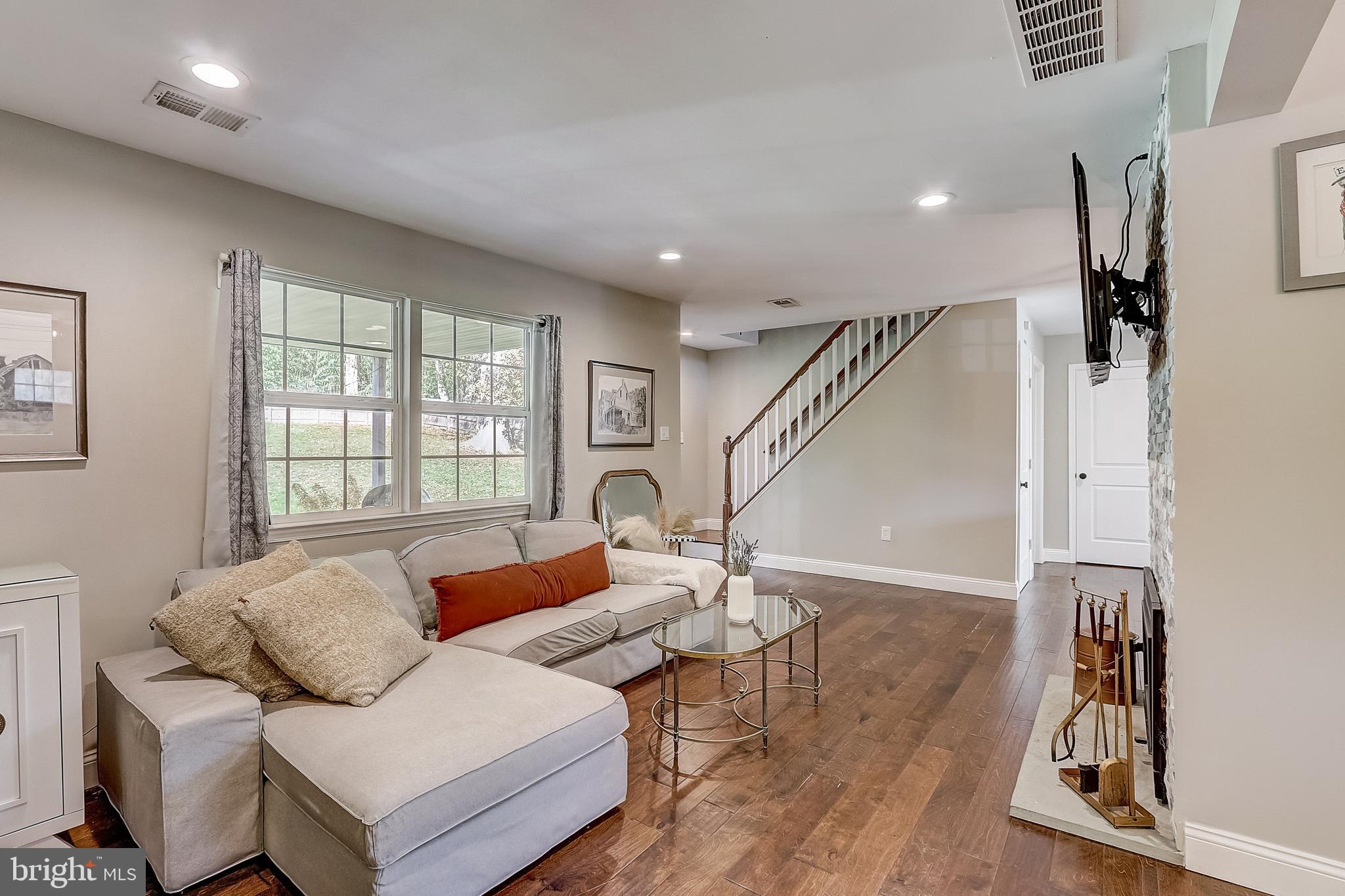 8515 Patton Road Wyndmoor, PA 19038 - Photo 4 of 39 Gallery Image 4