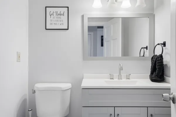 $379,900 | 11 Phillip Road, Unit R, Derry, NH 03038