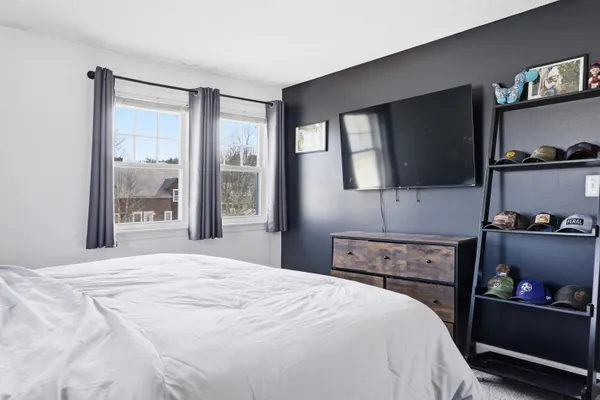 $379,900 | 11 Phillip Road, Unit R, Derry, NH 03038
