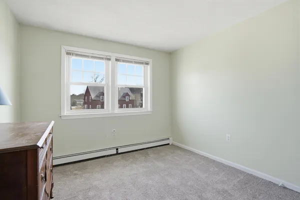 $379,900 | 11 Phillip Road, Unit R, Derry, NH 03038