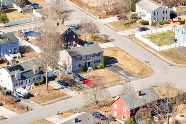 $379,900 | 11 Phillip Road, Unit R, Derry, NH 03038