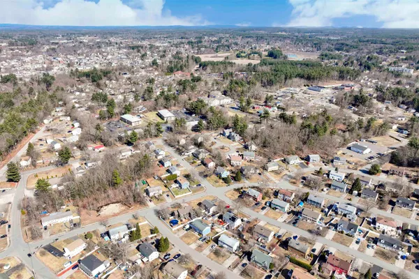 $379,900 | 11 Phillip Road, Unit R, Derry, NH 03038