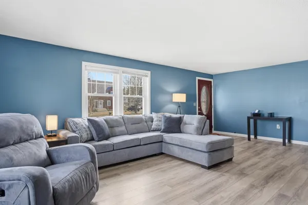 $379,900 | 11 Phillip Road, Unit R, Derry, NH 03038