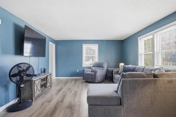 $379,900 | 11 Phillip Road, Unit R, Derry, NH 03038