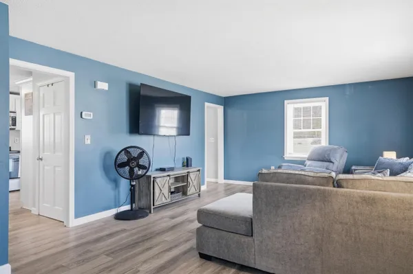 $379,900 | 11 Phillip Road, Unit R, Derry, NH 03038