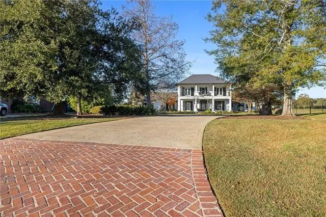 $950,000 | 24186 Snowy Egret Cove, Springfield, LA 70462