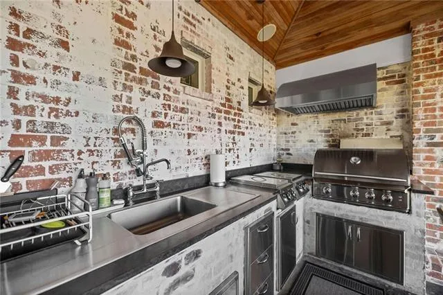 $950,000 | 24186 Snowy Egret Cove, Springfield, LA 70462