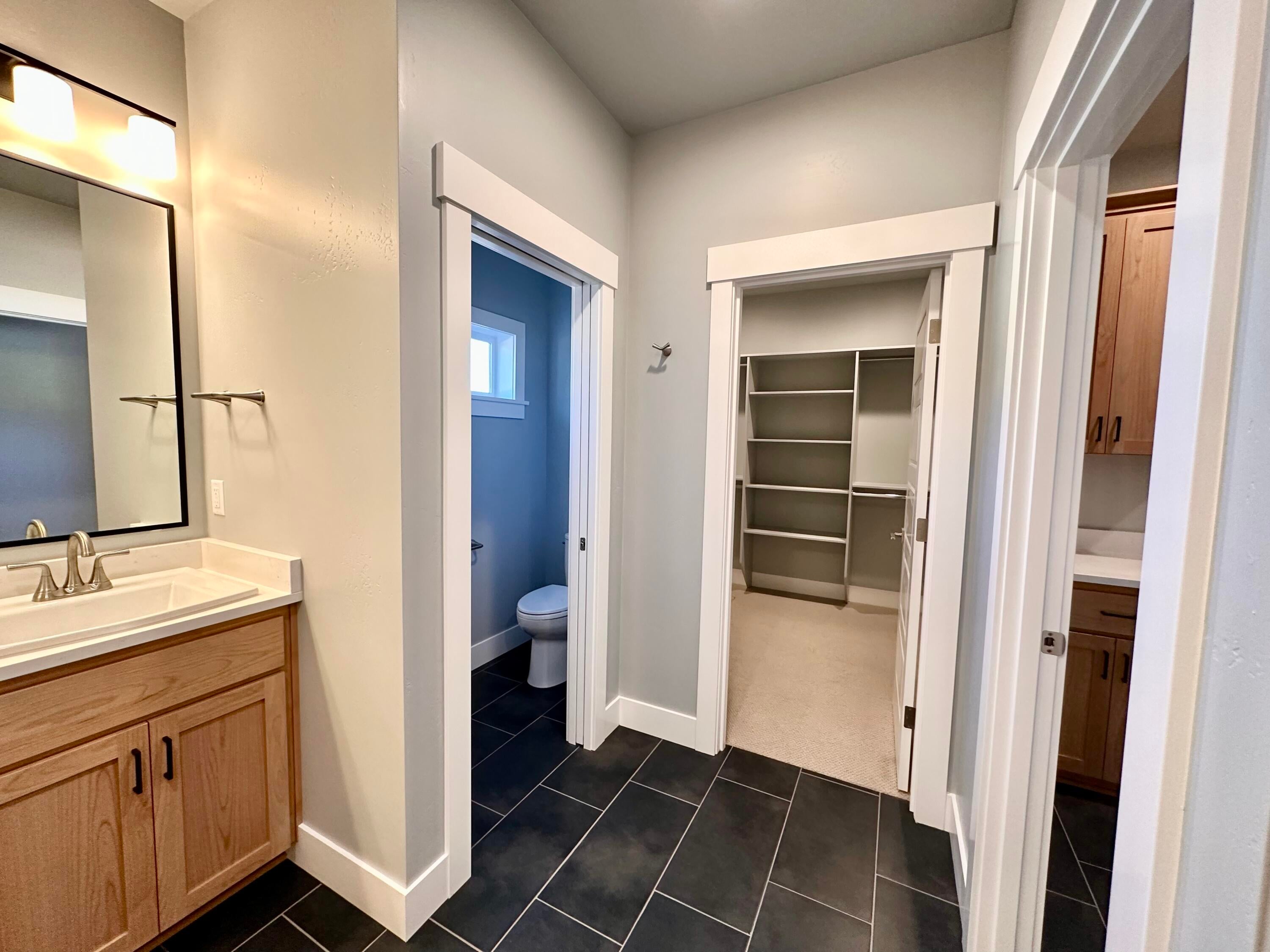 324 Randy Street Ashland, OR 97520 - Photo 17 of 35 Primary Suite